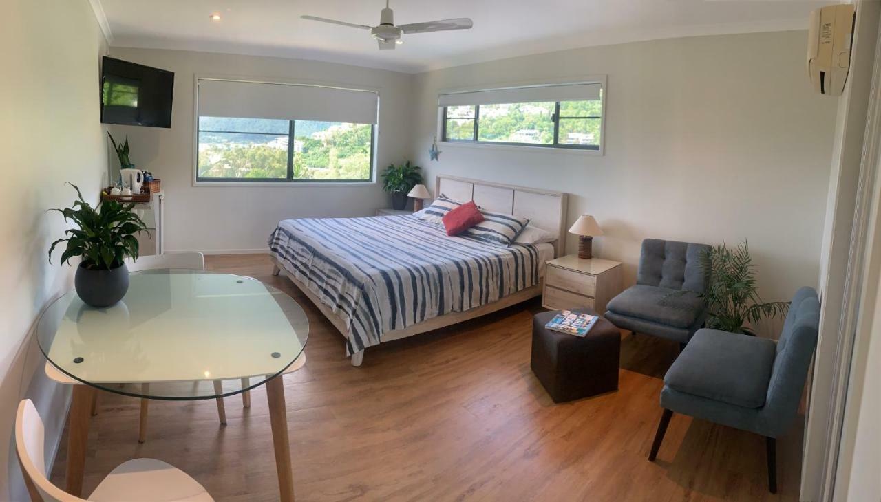 Island Views Bed & Breakfast Airlie Beach Exterior photo