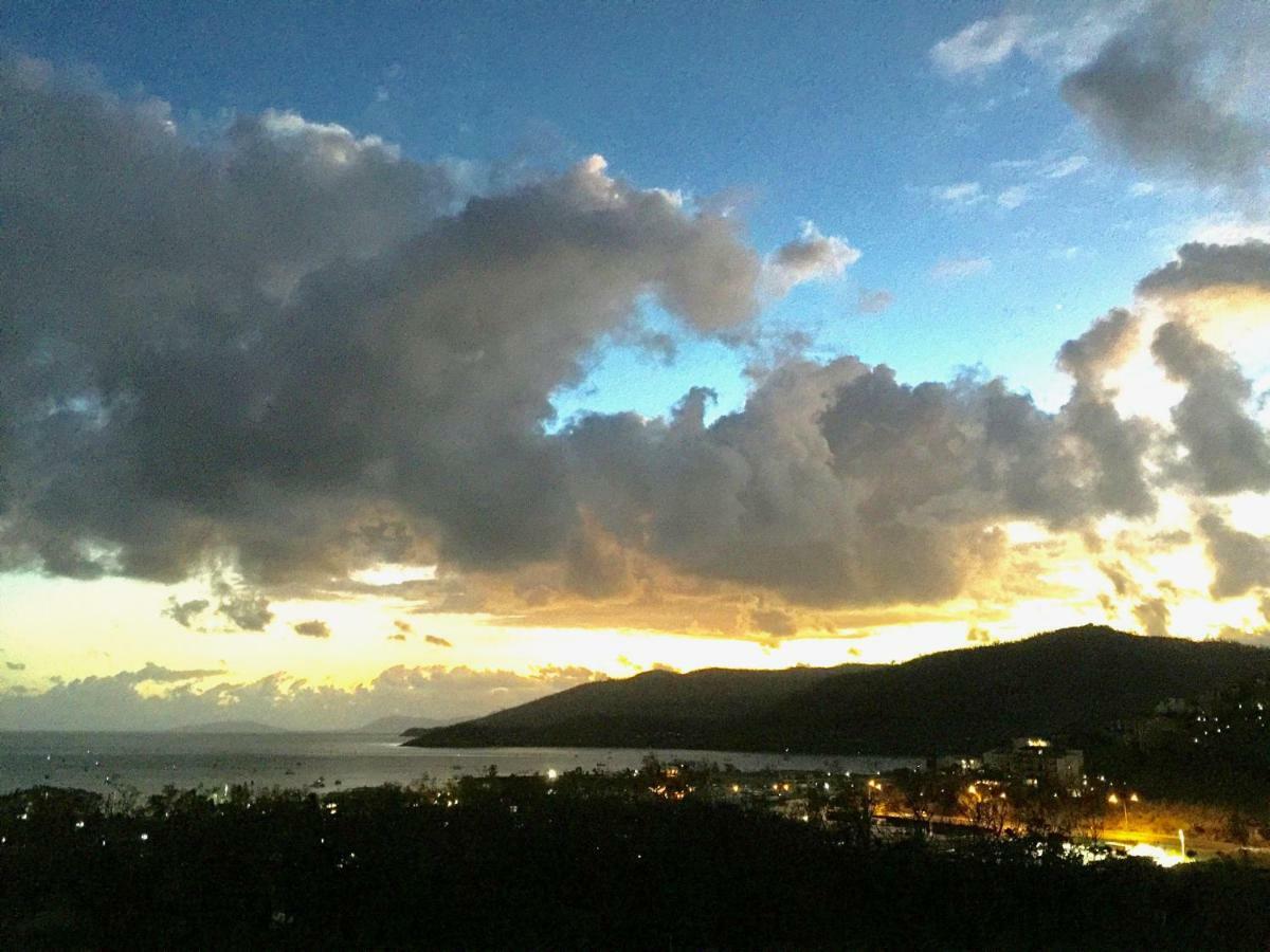 Island Views Bed & Breakfast Airlie Beach Exterior photo